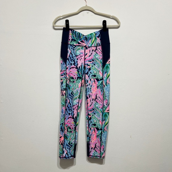 NEW Lilly Pulitzer UPF 50+ Luxletic Weekender Midi Legging Bringing Mermaid Back - Picture 1 of 4